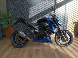 SUZUKI GSX 750