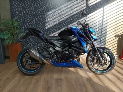SUZUKI GSX 750