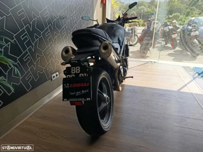TRIUMPH SPEED TRIPLE